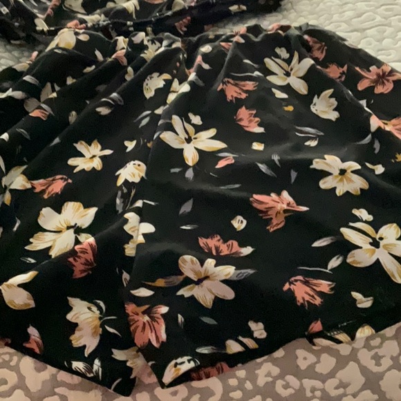 Woman Two Piece Set - Picture 3 of 4